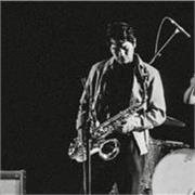 Profesor de saxofón y lenguaje musical graduado de la Universidad Nacional de Música, imparte clases para todos los niveles