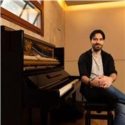 Offro lezioni di teoria musicale, solfeggio, armonia, pianoforte classico e moderno, tastiere