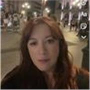 Maestra en Educación con especialidad en Español, capacitación constante en la materia y conocimiento de planes de estudio y Tics