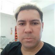 Profesor de apoyo escolar especializado en niños que requieren apoyo escolar