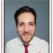 Insegnante di inglese impartisce lezioni da livello base a livello avanzato