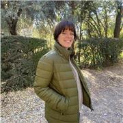 He estudiado Filosofía, por lo que estoy especializada en la materia. Pero también he dado clases de inglés.