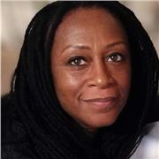 I give lessons tailoring to drawing, painting and sculpture.