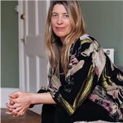 I am a specialist in communication and I support those who would like to develop confidence with public speaking.