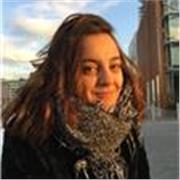 Studentessa di liceo linguistico, appassionata allo spagnolo e ho fatto anche viaggi che mi hanno aiutato a praticarlo
