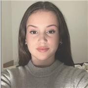 Profesora de repaso imparte clases de refuerzo para niños y niñas de todas las edades