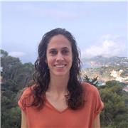 Professora de piano per a adults, de nivell principiant i intermig.