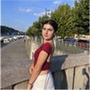 Profesora de saxofón, piano, lengua musical y canto. Experiencia en castings populares como La Voz y en el sector de la educación.