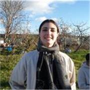 Profesora titulada en operaciones de laboratorio y actualmente cursando laboratorio clínico y biomédico