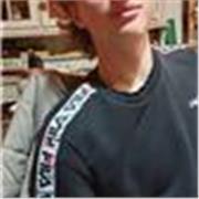 Diplomato al liceo scientifico, offro lezioni a ragazzi di elementari e medie in materie prevalentemente umanistiche