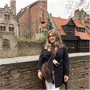 Estudiante de inglés con nivel B2. Apta para dar clases a niños y niñas pequeñ@s.