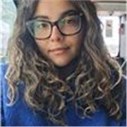 Ragazza di 21 che sto frequentando l'università di storia che è disposta a impartire ripetizioni