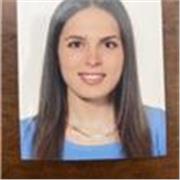 Studente del liceo scientifico di matematica impartisce lezioni di matematica e fisica per studenti di secondarie di primo e secondo grado