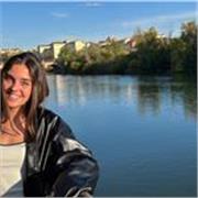 Profesora de ingles para todas las edades y niveles. H tenido experiencia y me adapto a el nivel de cada uno, tengo acento nativo