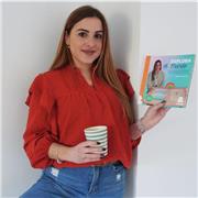 Soy una persona resolutiva, paciente, con iniciativa y trabajadora. Me gusta el diseño de recursos educativos para dar las clases más amenas y que sean comprensivas para mi alumnado. Suelo dar clases de refuerzo en toda la etapa de Educación Primaria.