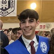 Profesor de Inglés, Matemáticas y Biología. Tengo el C1 y puedo dar clases de matemáticas y biología hasta segundo de bachiller