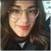 Dottoressa in lettere moderne impartisce lezioni di italiano e latino a studenti di scuola secondaria di primo e secondo grado