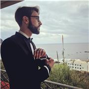 Madrelingua e laureato in LINGUE E LETTERATURE STRANIERE, offre lezioni di tedesco private online a Napoli