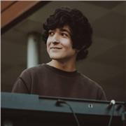 Profesor de Piano ofrece clases particulares de Piano y Teoria musical para todas las edades