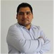 Instructor de Segurdad y Salud Ocupacional imparte sesiones de capacitacion