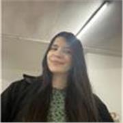 Profesora de psicología apta para todas las edades y niveles