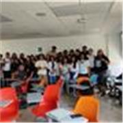 Profesor y examinador certificado de Cambridge English