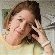 Profesora de costura muy dinámica y moderna con muchas ideas