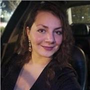 Profesora de castellano,  apta para dar clases a cualquier edad.