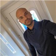 I am a supportive tutor, teaching Hungarian to beginners and language enthusiasts.