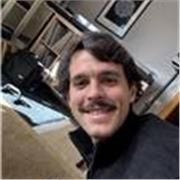 DJ con vinilos con experiencia actúal en clubes nacionales e internacionales