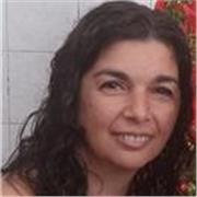 Profesora creativa que te invita a explorar el mundo literiario