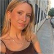 Profesora de apoyo de primaria para ayudar y fortalecer los conocimientos que cada alumno necesite