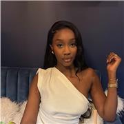 Étudiante en 2e année de droit, passionnée par la langue française, propose des cours de français à Évry-Courcouronnes et en ligne