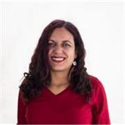 Spanish tutor providing conversation lessons to adults