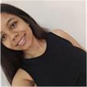 Sou professora particular. Trabalhei 3 anos na rede municipal de ensino, mas hoje em dia optei apenas por aulas particulares