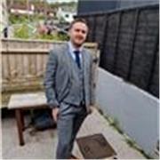 A very approachable and keen chef who delights in helping people nurture existing skills or learning new ones. 