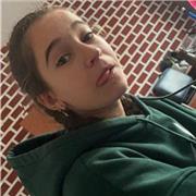 Profesora de patinaje que imparte clases a niños de 4 a 10 años