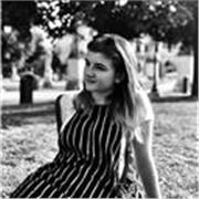 Laureata triennale in Economia a Padova e attualmente studentessa magistrale di “Marketing e Comunicazione d’Impresa” offre ripetizioni di Economia e aiuto compiti per elementari/medie