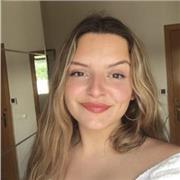 Estudiante de Veterinaria, graduada en Bachiller de Ciencias de la Salud con matrícula de honor.