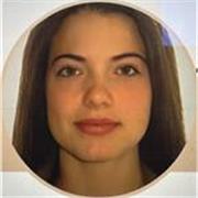 Profesora de primaria alegre e innovadora en Zaragoza.