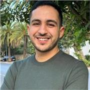 Formateur en comptabilité aidant les étudiants à progresser durablement