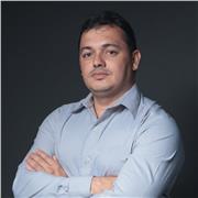 Professor experiente em Matemática, SQL e Python