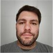 Profesor de matemática enfocado en la educación secundaria e ingreso a universidades