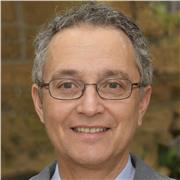 ¡Descubre el mundo estratégico del ajedrez con un instructor apasionado y experimentado!