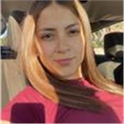 Profesora de nivel primario impone clases a todos los niveles