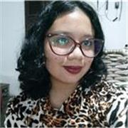 Professora de disciplinas de exatas e natureza