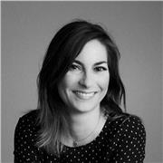 Professeur de français et voyageuse passionnée, j'adore transmettre avec enthousiasme !