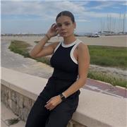 Soy una persona muy cercana para que mis alumnos se sientan lo más cómodos y tranquilos posibles a la hora de aprender.