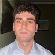 Estudiante de 4º de Administración y Dirección de empresas en San Sebastián, imparte clases tanto online como presenciales