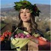 Laureata in economia aziendale e diplomata al liceo classico. Frequento magistrale in marketing